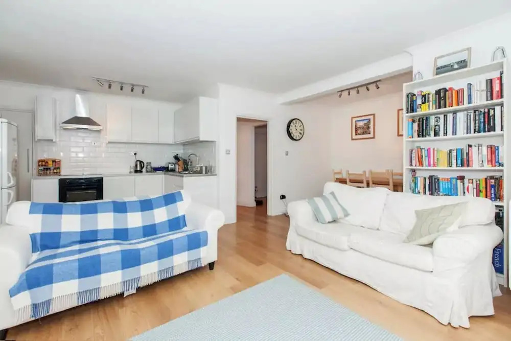 Spacious 2 Bed Flat by Hyde Park
