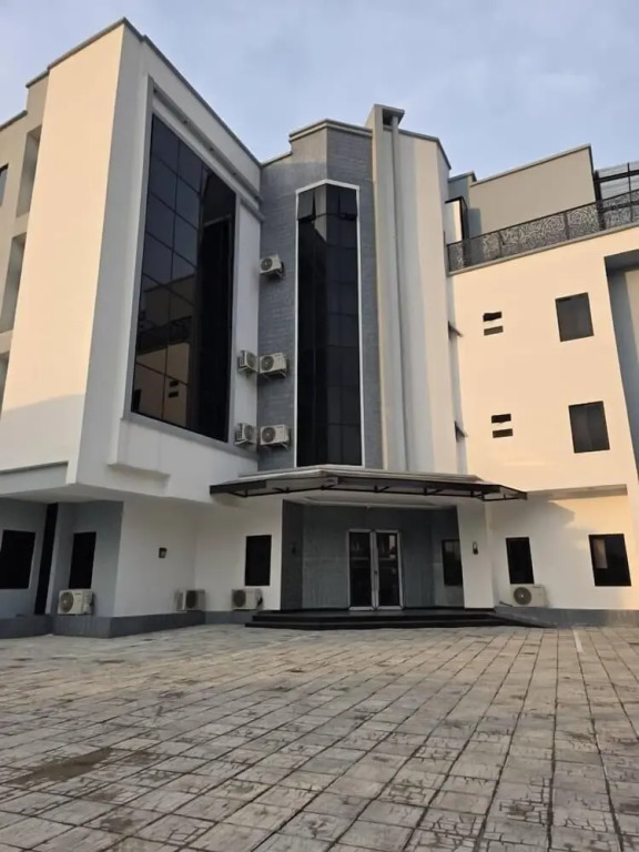 Ivotel Luxury Hotel