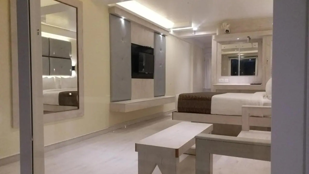 Darshan Hotel