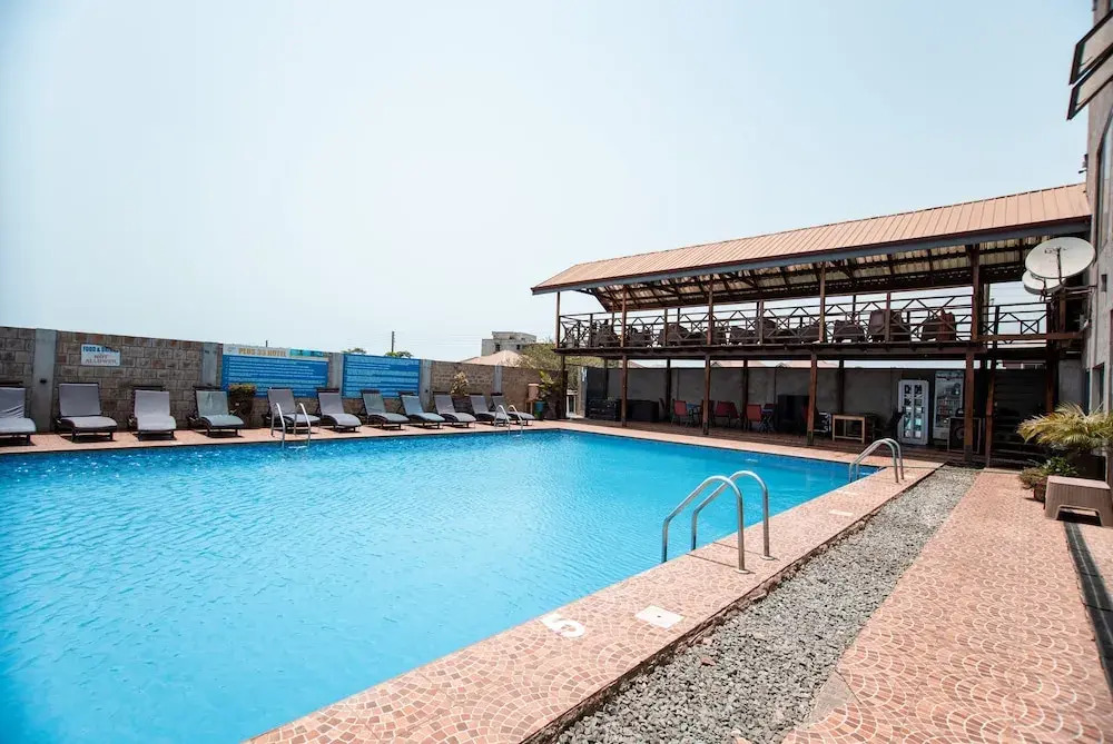 Plus 33 Hotel