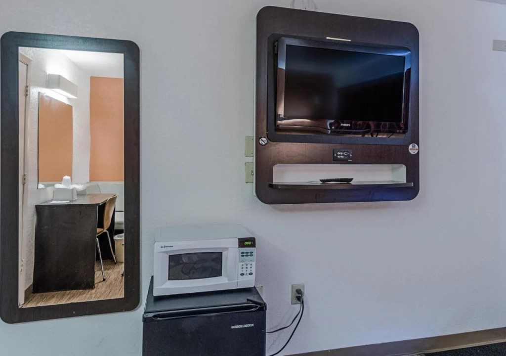 Motel 6-Oshkosh, WI