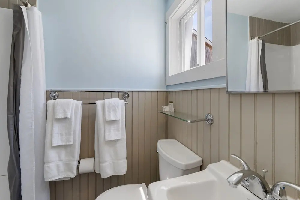 The Beaches Guestrooms and Cottages