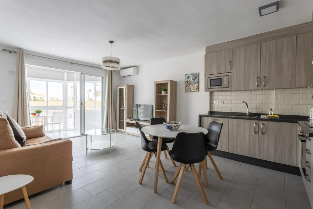 A410 Frontlilne Apartment