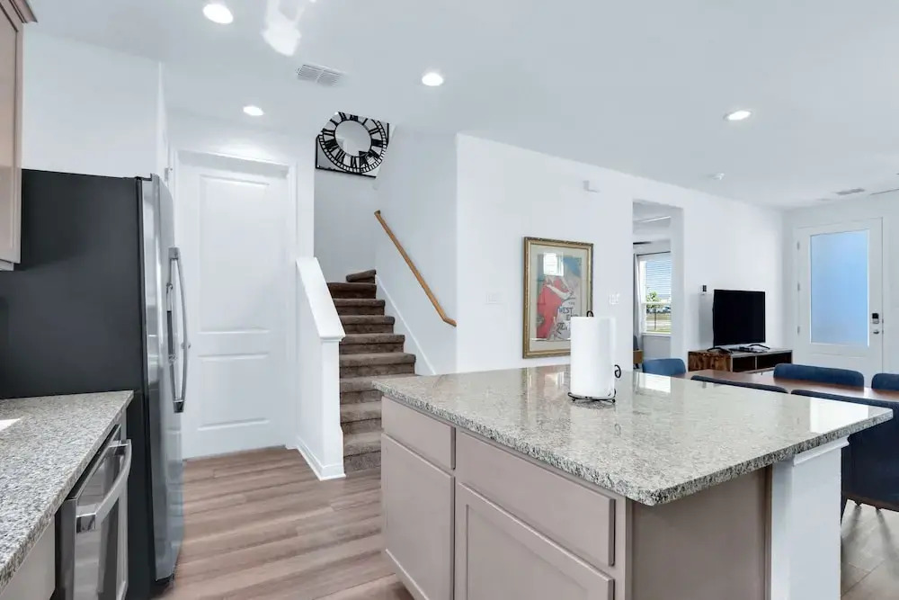 Gorgeous 2 BDR Cottage Minutes to Everything Nbtx!