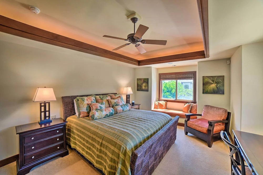 Tropical Paradise Resort Villa: 1 Mile to Beach