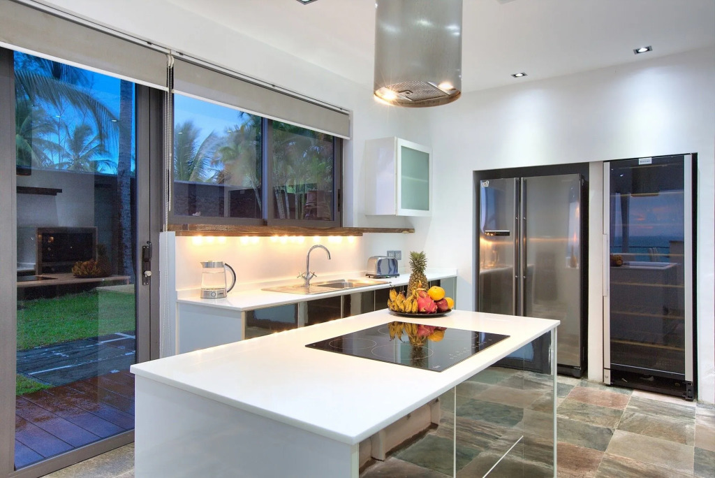 Villa U - 3BR Beachfront Haven