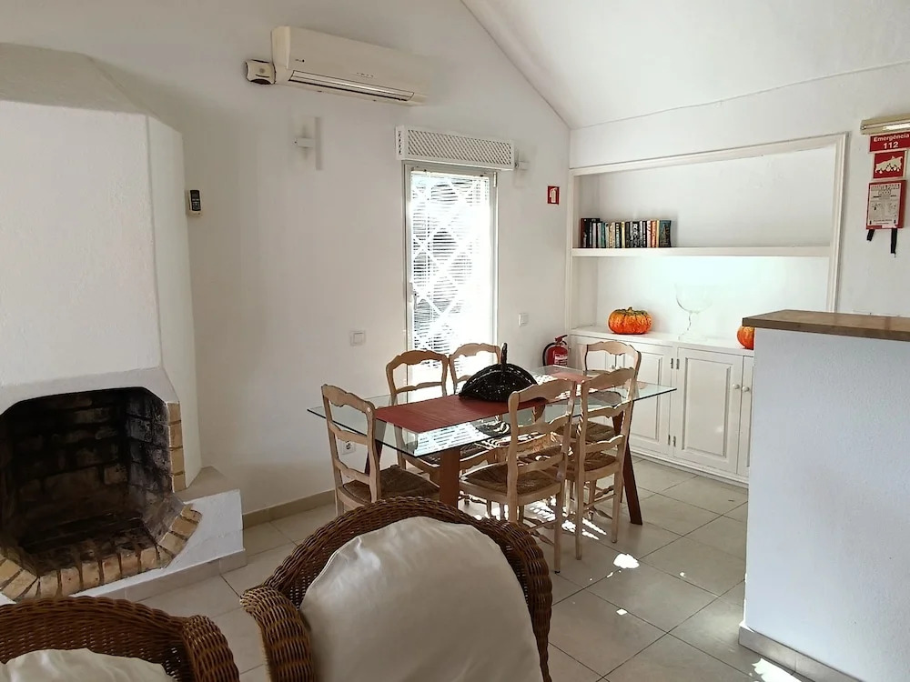 Villa 81 great spot Oura beach, Albufeira