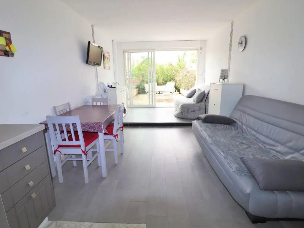 Appartement Le Grau-du-Roi, 1 pièce, 4 personnes - FR-1-307-36