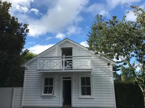 Western Springs Villa to Auckland Central Heritage Villa