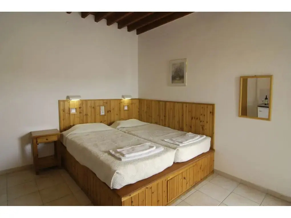 Chrysanthi Studios & Apartments