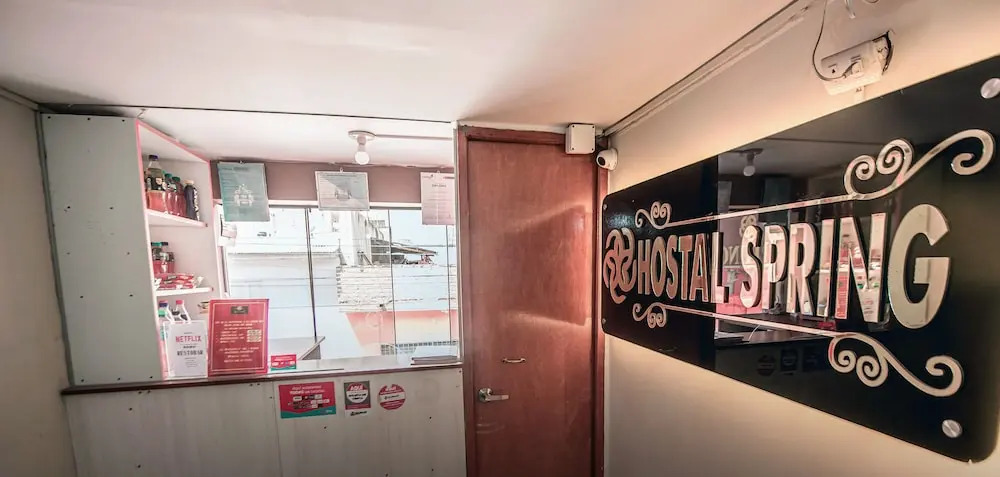 Hostal Spring II