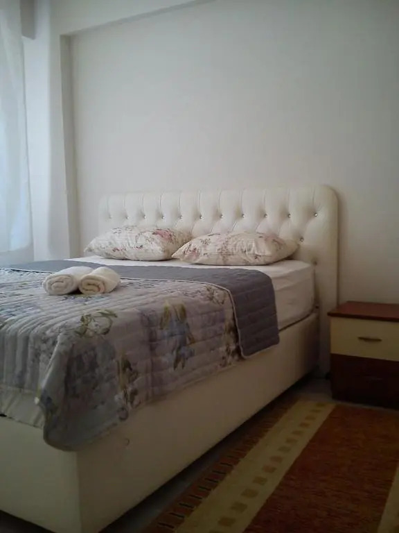 C.C Home Sui̇t Apart