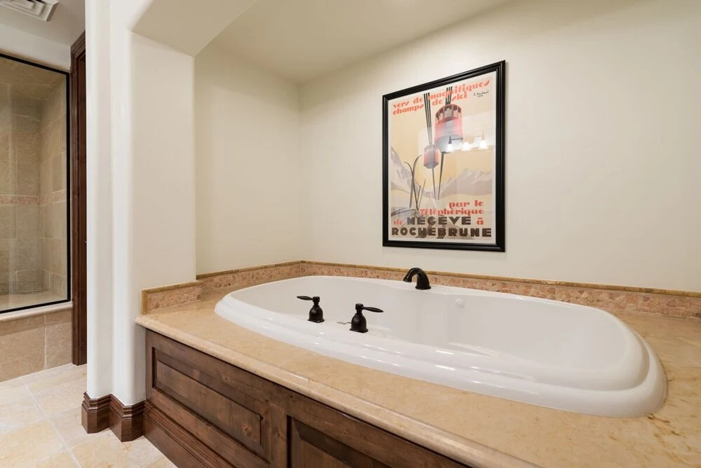 Silver Strike Lodge #403 - 2 Bed + Den