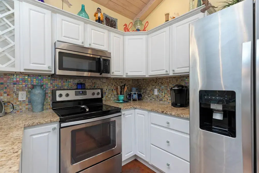 Mango Bungalow Sleeps 8 2 Community Pools