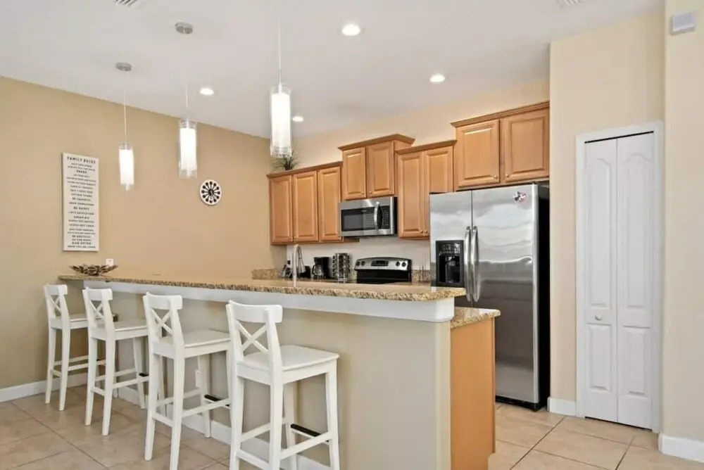 8937 Perfect for Your Vacation Close Disney