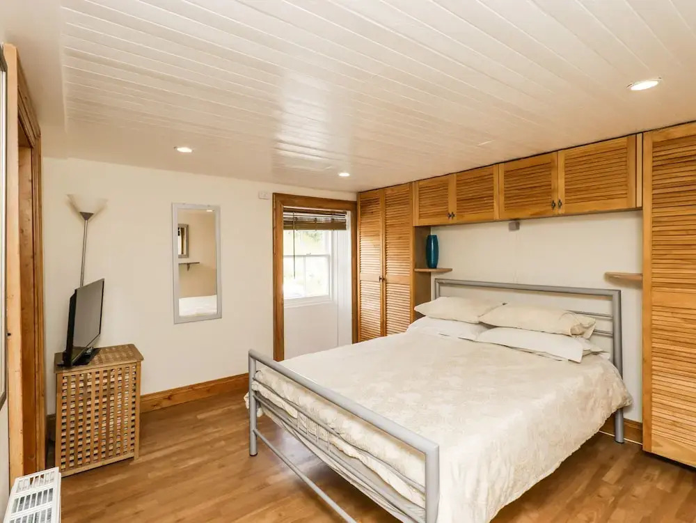 2 Burnside Place