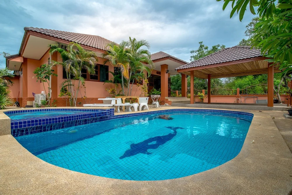 Baan Muang Pool Villa