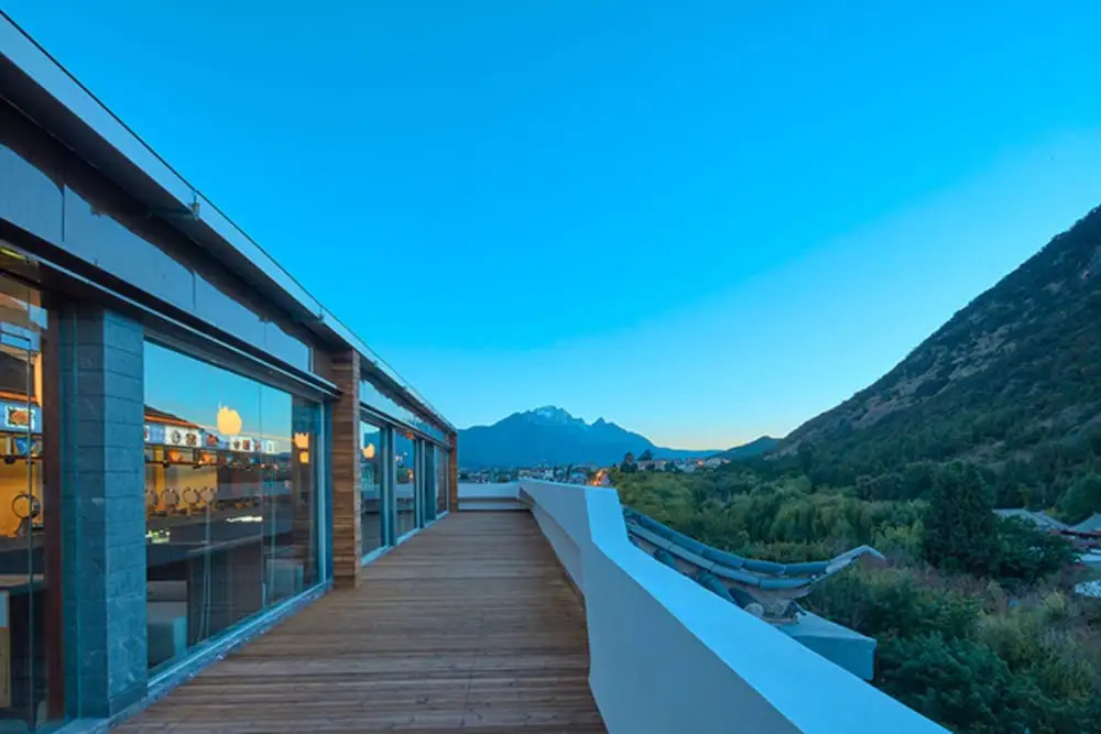 New Century Manju Lijiang Zangyuan Hotel