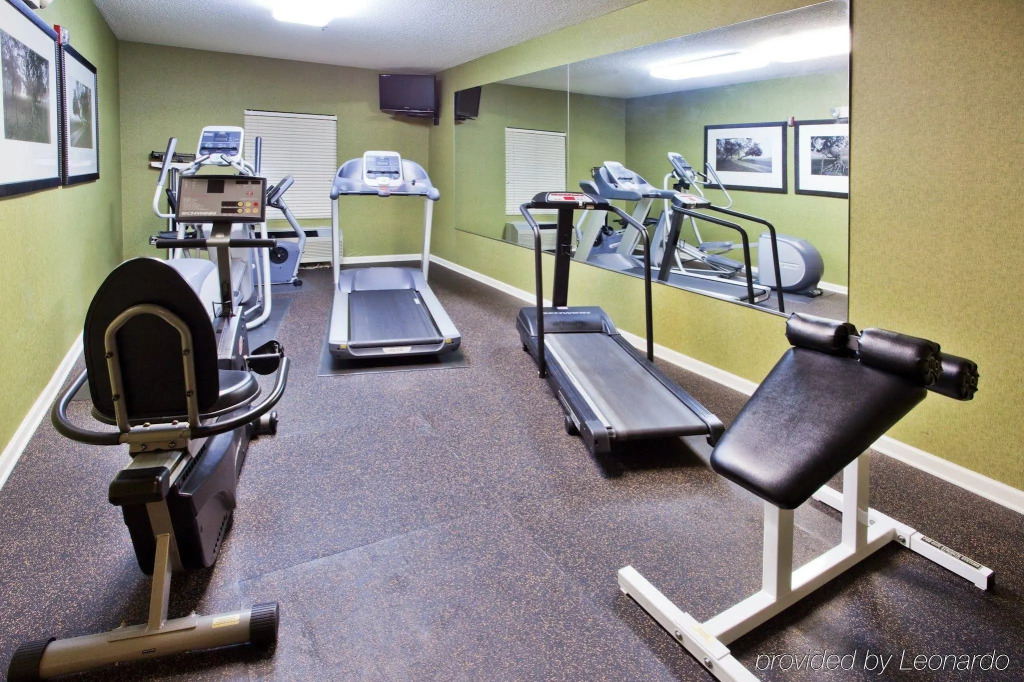 Comfort Inn & Suites Canton Riverstone Area
