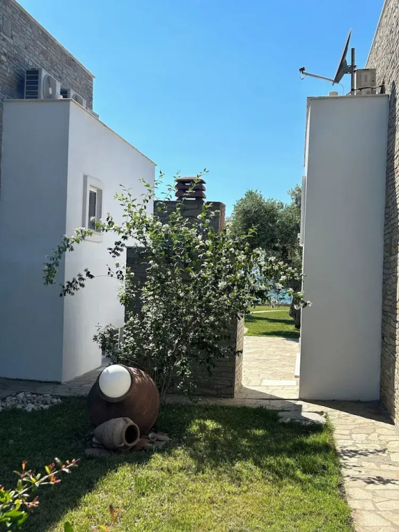 Villa Arhondula