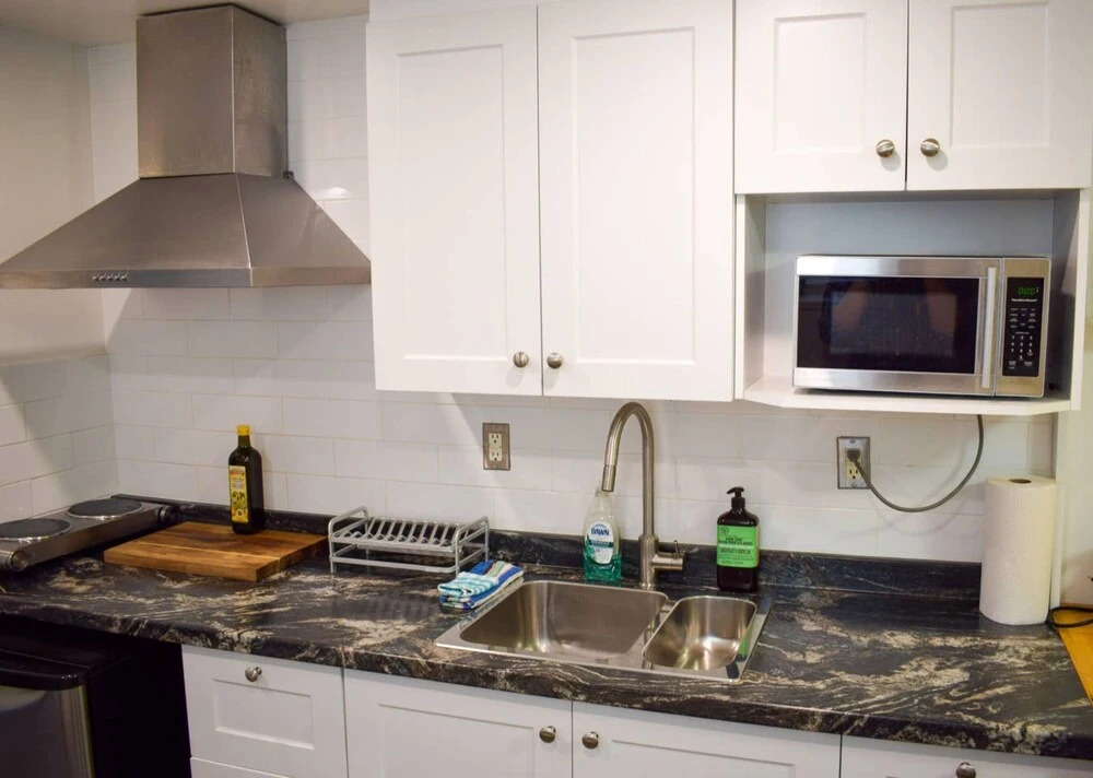 Convenient 1 Bedroom Lower Level Suite