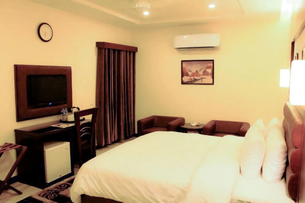 Hotel One DG Khan
