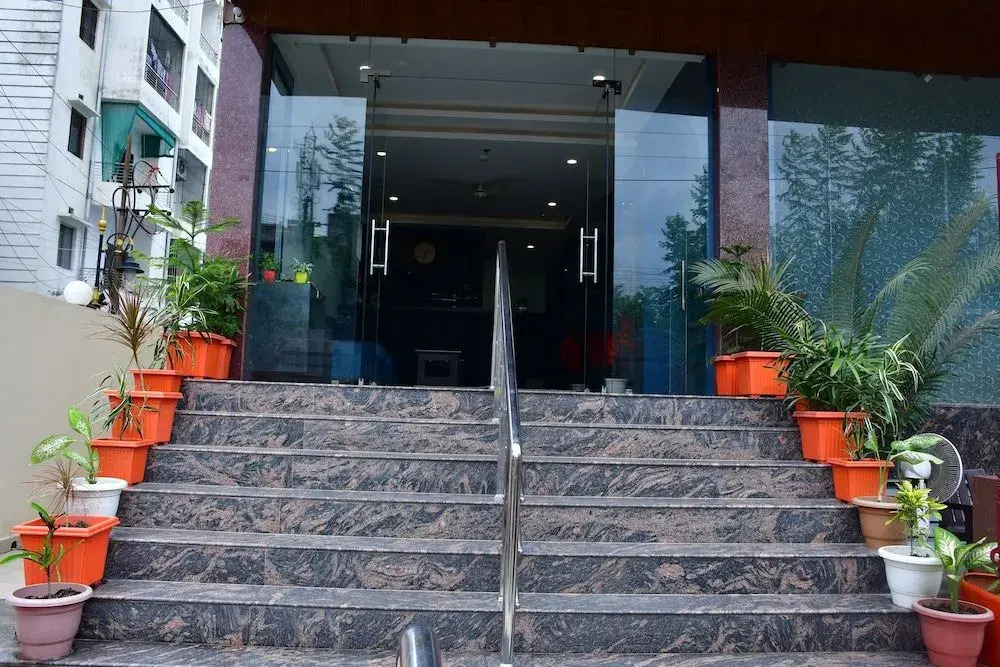 Hotel Yatharth Inn