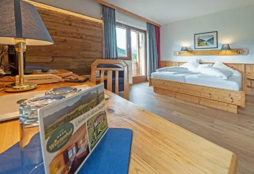 Wiesenhof, Hotel direkt am See