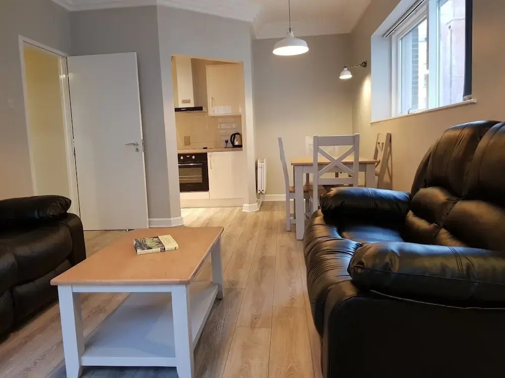 2 Bedroom Apartment Near the 3 Arena