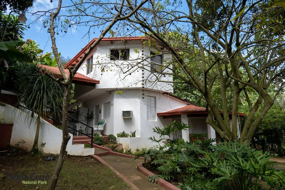 Santo Cerro Natural Park Eco Lodge con Vista Panorámica y Experiencias Naturales