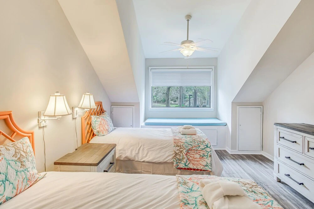 1 Mi to Golf & Pier: Myrtle Beach Townhome