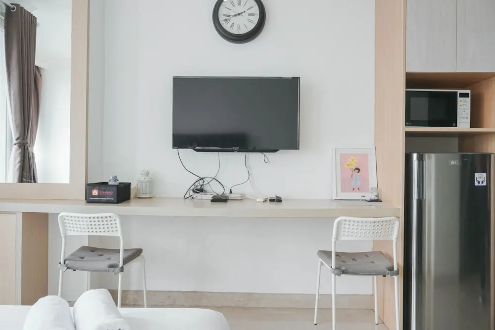 Minimalist And Strategic Studio Room At Menteng Park Apartment