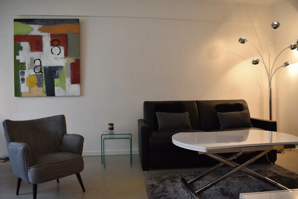 Studio Apartment Near Trocadéro & Champs Elysées