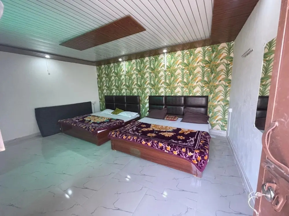 Goroomgo Ayodhya Dham Guest House Ayodhya