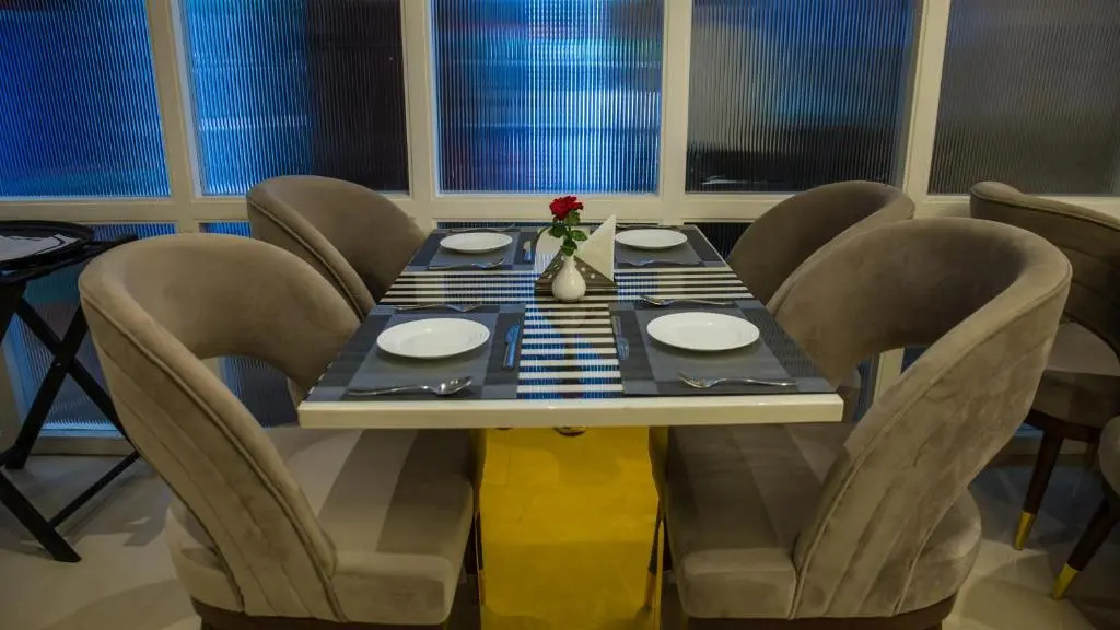 Royal 9 hotel & Banquet