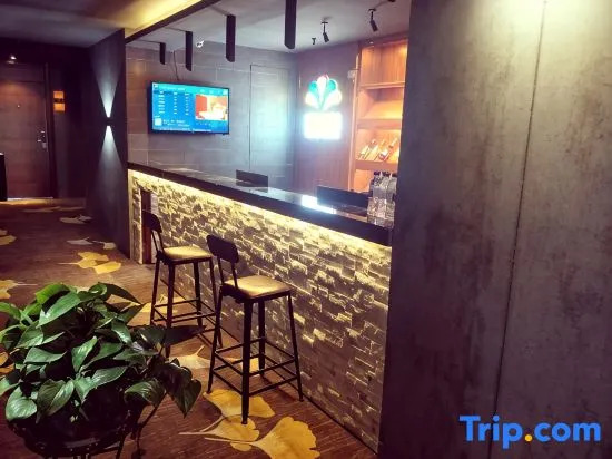 Yang Qingchun Theme Hotel (Taiyuan Qinxian North Street Shuangxi City)
