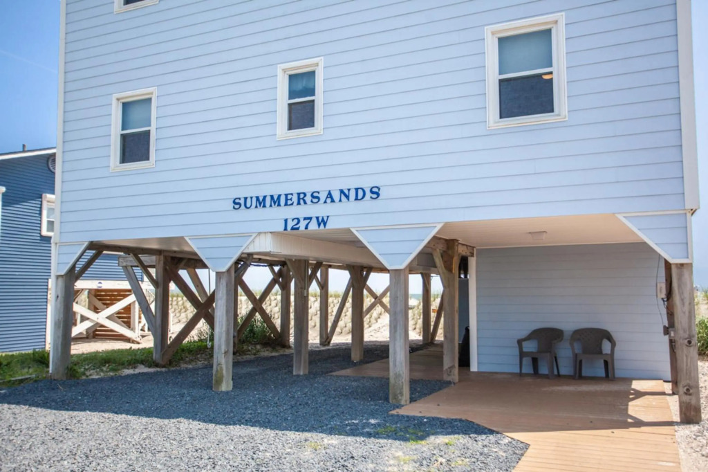 Summer Sands by Oak Island Accommodations