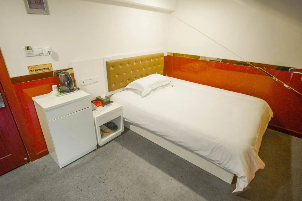 Jiujie Business Hotel