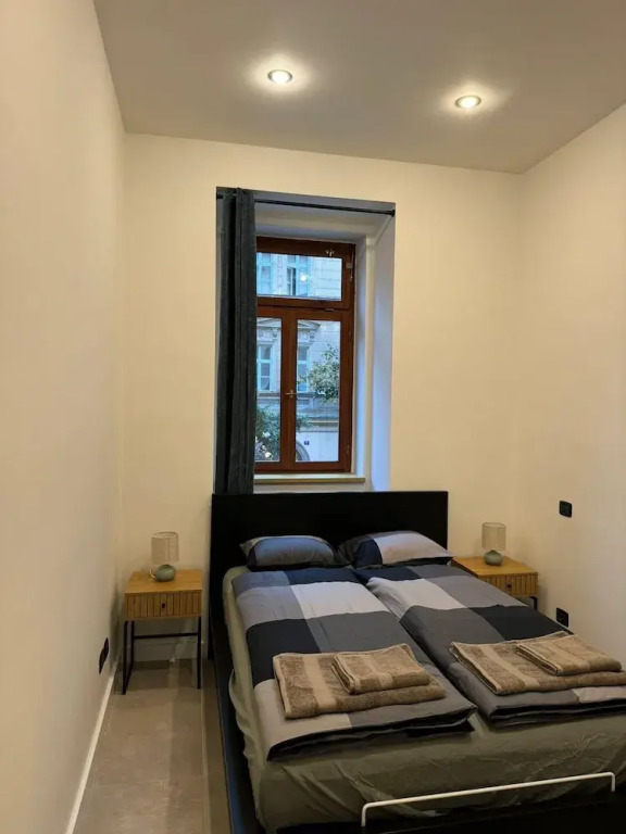 1 Bed Flat - Sleeps 2 - Pets - Smoking on Terrace