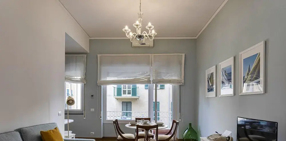 Light Apartment in Albaro