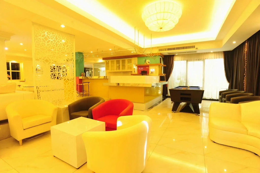 Aunchaleena Grand Hotel Wing B