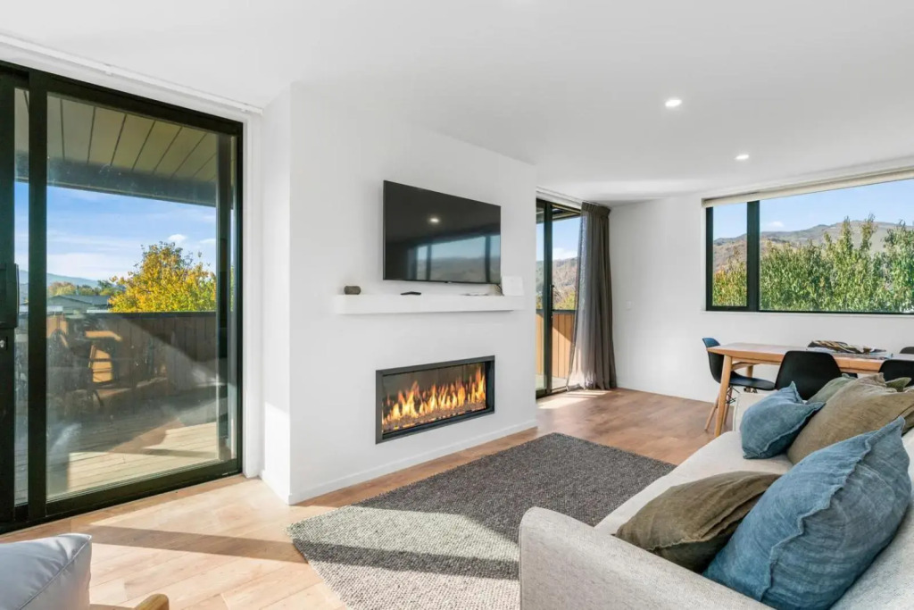 Mountain Vistas - Cromwell Upstairs Holiday Apartment
