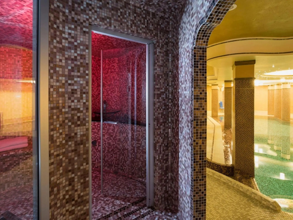 Luxurious villa with pool and wellness area at 2 km from the beach-VILLA DEL DRAGO