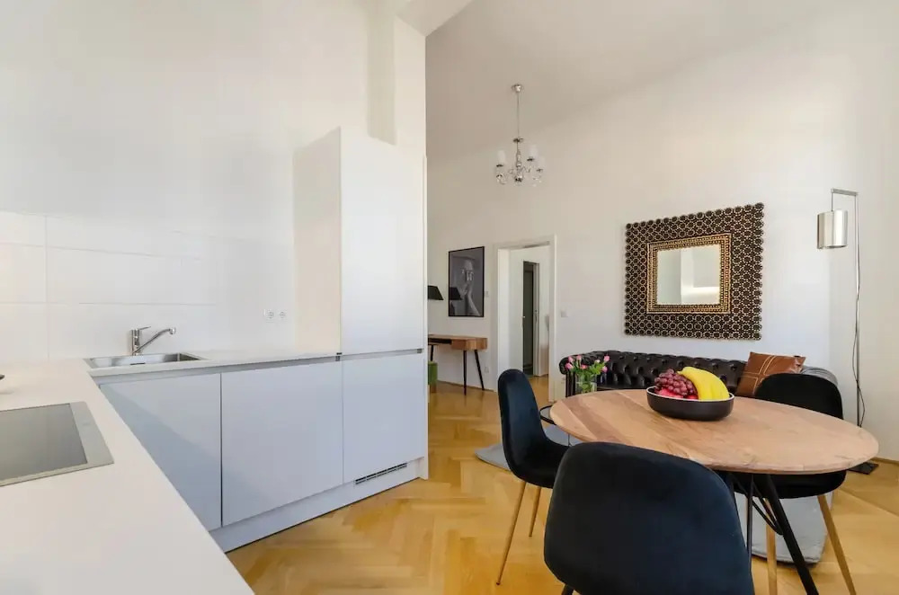 Charming Historical Apartments Near City Centre
