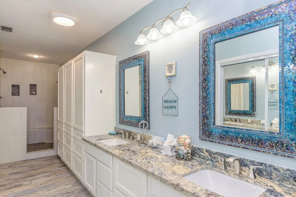 New Listing! 12th-floor Penthouse W/ Pools & Gym 2 Bedroom Condo