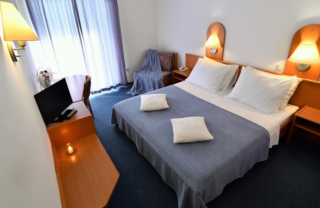 Hotel Alkar - Family Friendly Hotel with Pool in Sinj, Dalmatia