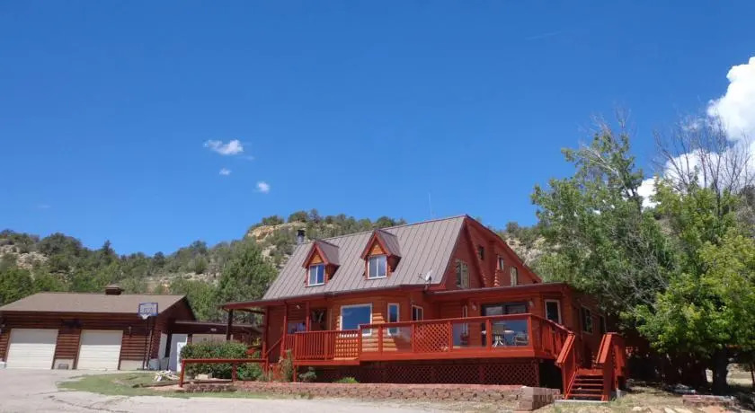 Vacation Home Between Zion National Park and Bryce Canyon