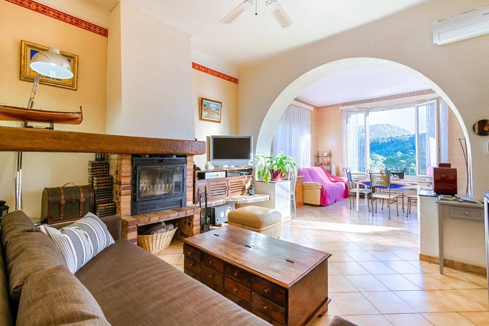 AC House With Garden and Terrace Calanques