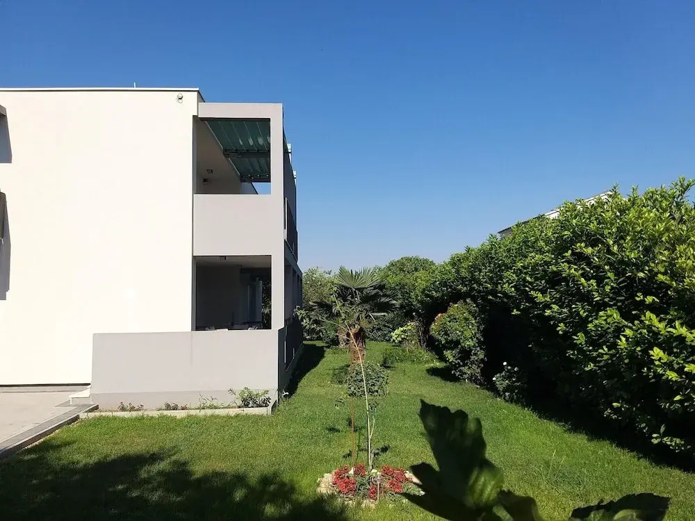 Modern Apartment in Kastel Stafilic With Fenced Garden
