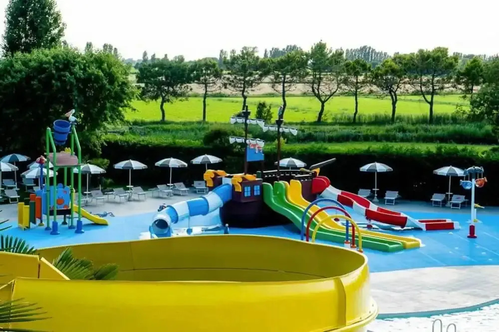 Bungalow in Caorle With Garden Furniture